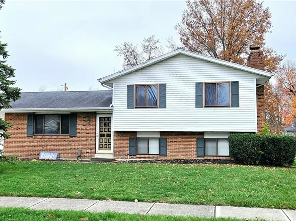 900 Comanche Ln, Tipp City, OH 45371