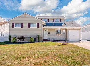 325 1st Ave, Massapequa Park, NY