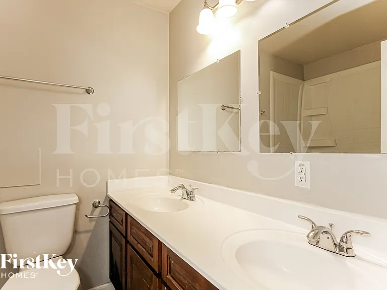 8802 N 35th Dr — Photo 11