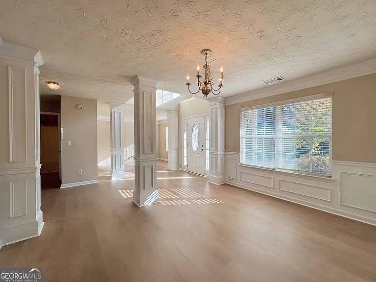 2751 Spence Ct — Photo 4