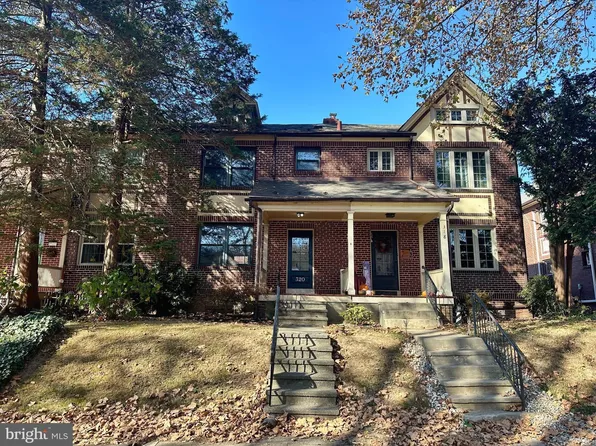 320 Sunset Rd, West Reading, PA 19611