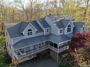 102 Heron Hill Rd, Amston, CT 06231