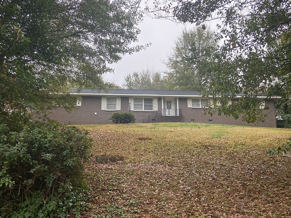 Front of house, front yard