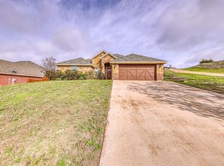 217 Water Oak Ln, Weatherford, TX 76086