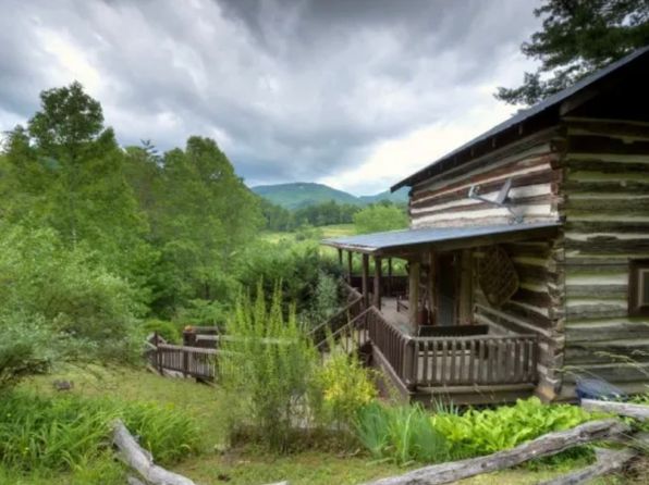 425 Clarks Branch Rd