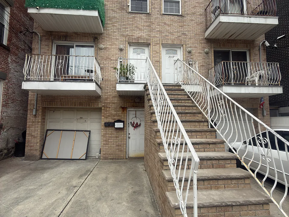 2305 Central Ave #2