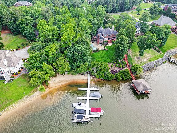 3rd image of 601 Cape Ct