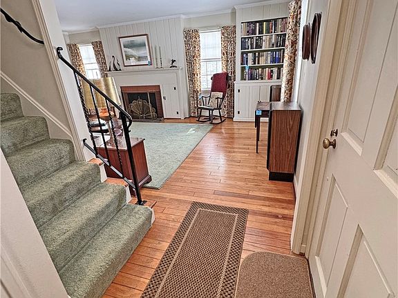 3rd image of 168 Village Ln