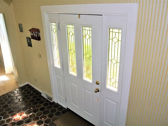 4th image of 1223 Berwyn Ln