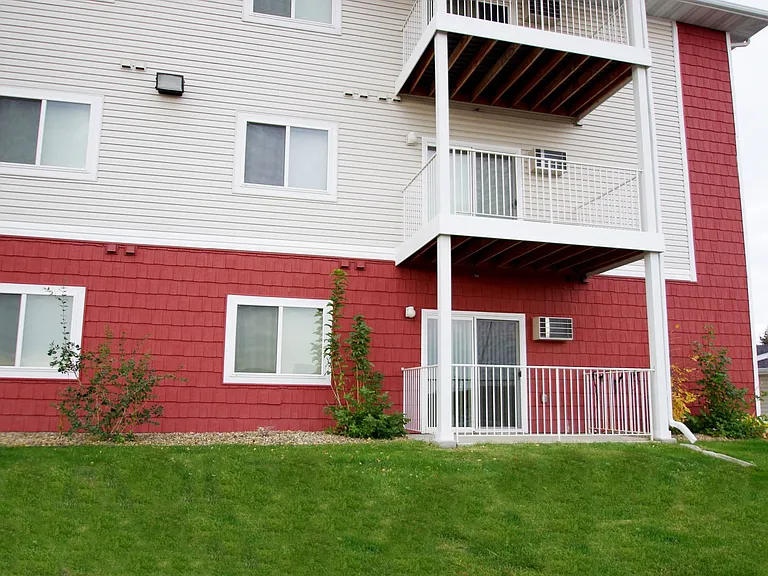 Belcastle Apartments — Photo 24
