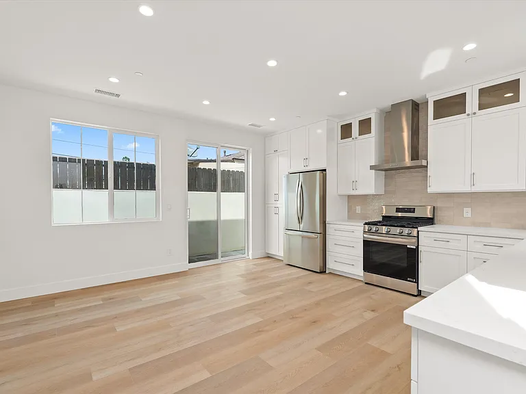 3811 Maine Ave — Photo 4