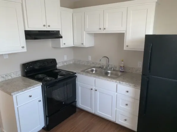 906 Magnusson Ave, Palacios, TX 77465