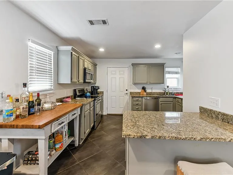 4843 Coliseum St — Photo 5