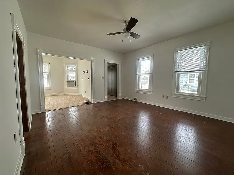 100 Valley View St — Photo 8