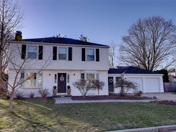 11 Beech Tree Rd, Rumford, RI 02916