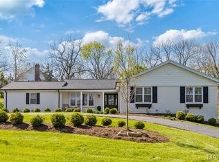 502 Briar Ridge Ln, Saint Louis, MO 63131