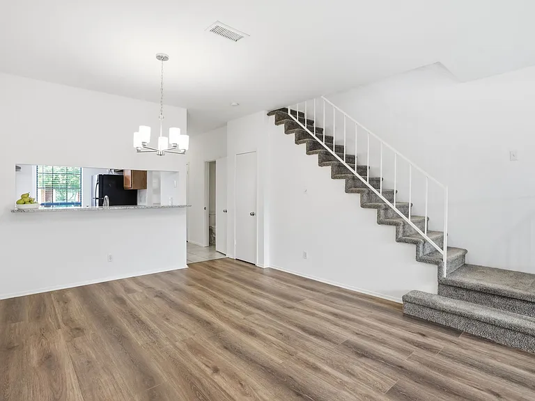 204 Samuel Blvd #I-3 — Photo 11