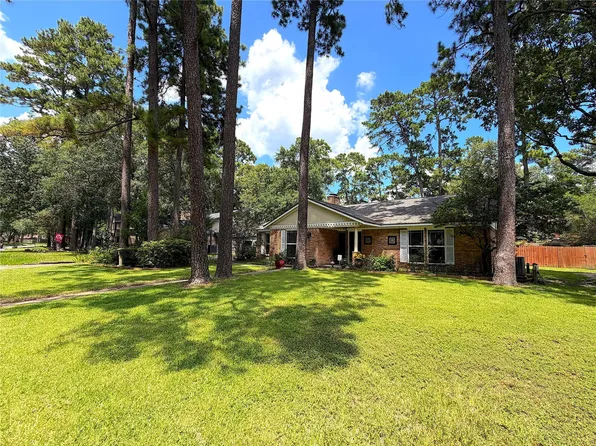 1402 Trailwood Village Dr, Humble, TX 77339