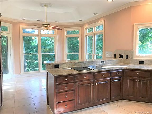 5th image of 7011 Golden Rain Ct