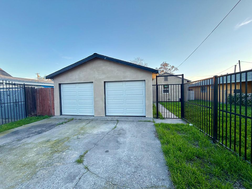 1 Car Garage