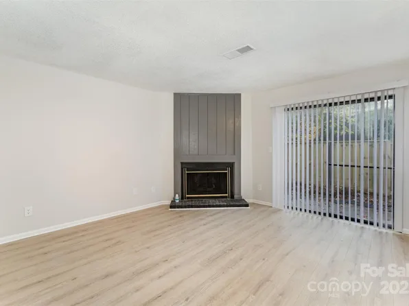 6128 Bent Tree Ct, Charlotte, NC 28212