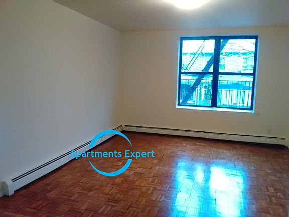 2nd image of 26 Fort Charles Pl #1A