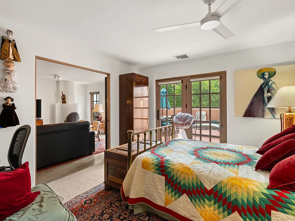 Bedroom with 1 Double Bed