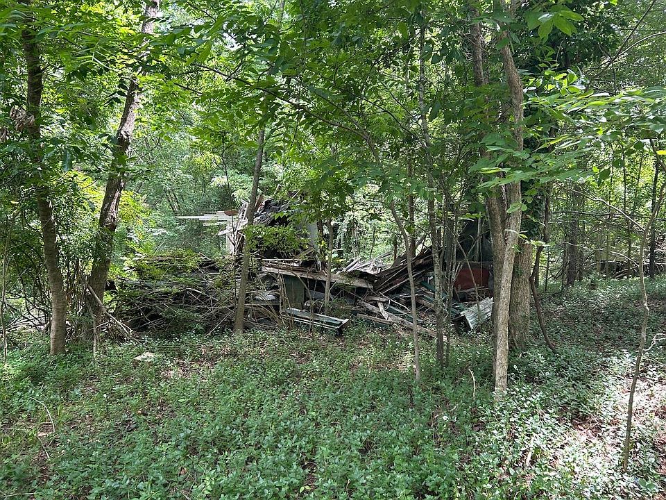 2nd image of 410 Davis Cir