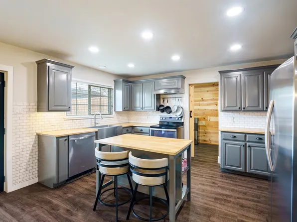 1025 Oak Hurst Dr, Grapevine, TX 76051