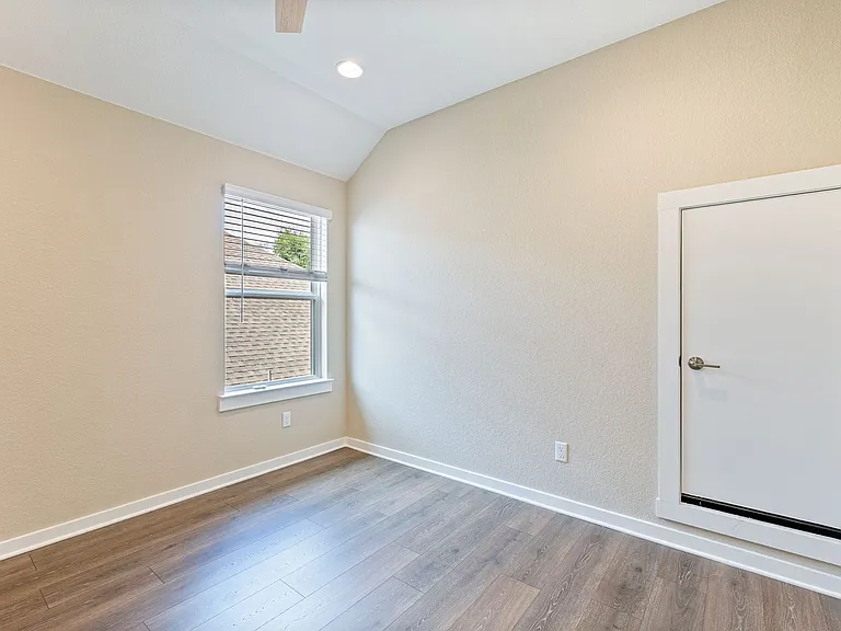 328 Berkeley Pl — Photo 23