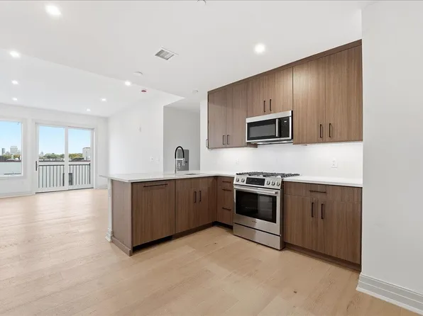 921 Madison Street image 6 of 22