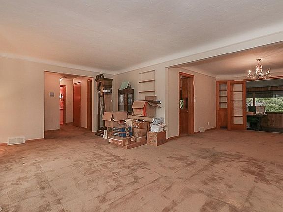 3rd image of 20770 Cliff Cir
