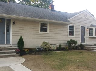17 Reynolds Dr, Eatontown, NJ 07724