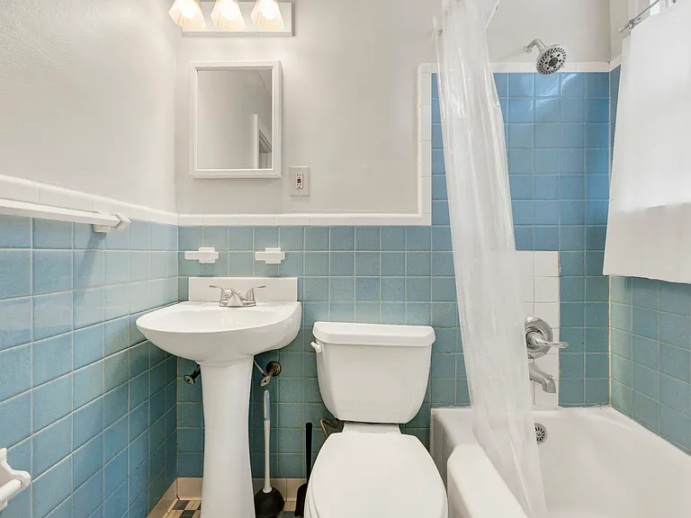 318 Woodrow St #318 — Photo 20