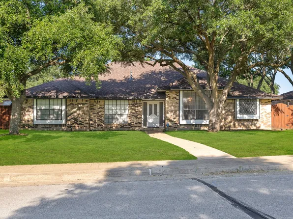 911 Westminister Ln, Duncanville, TX 75137