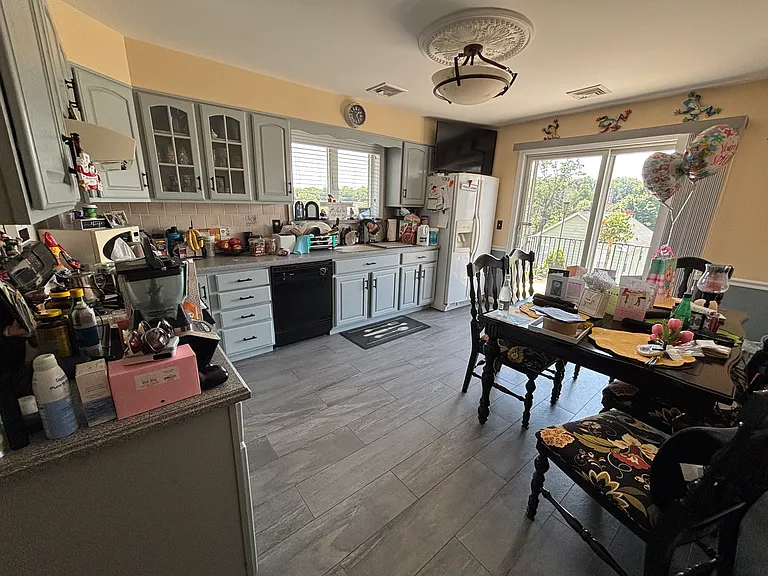 33 Hillview Ave #1 — Photo 6