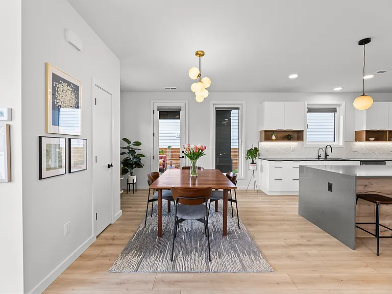 2891 S 30th Ave — Photo 11
