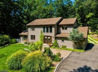 102 Drakestown Rd, Hackettstown, NJ 07840