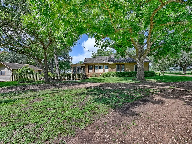 3348 W Ueckert Rd — Photo 32