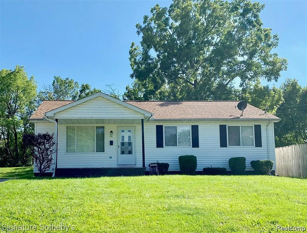 3 bed, 1.0 bath, 1197 sqft, $1,350 — Photo 1