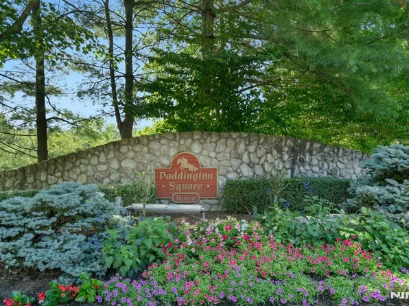 1135 Hyde Park Ct, Mahwah, NJ 07430