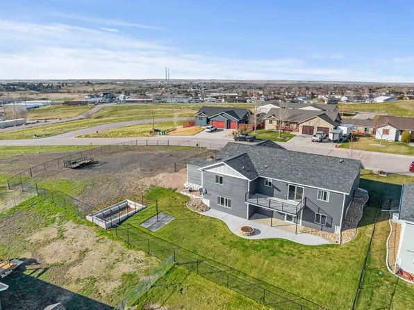 232 Juniper Dr, Belle Fourche, SD 57717