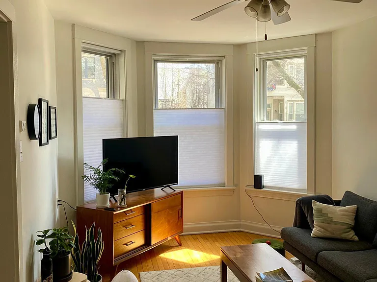 3308 N Lakewood Ave #1 — Photo 4