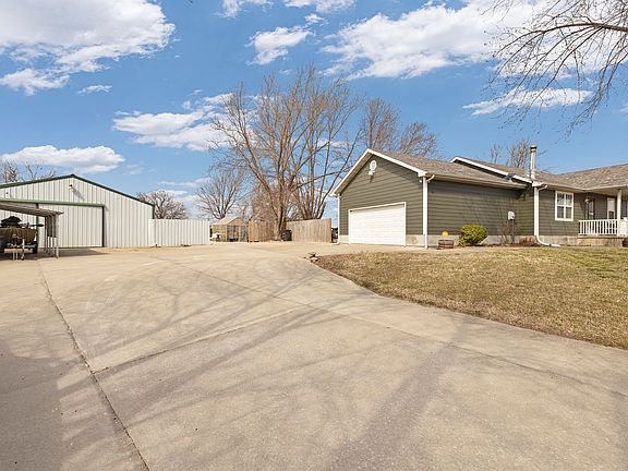 4th image of 5417 S 163rd Road