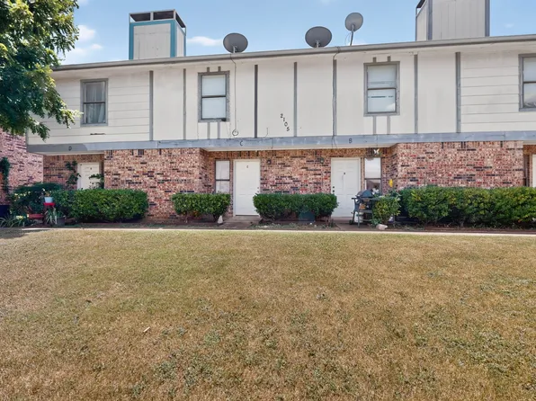 2105 W Walnut St #A-b, Garland, TX 75042