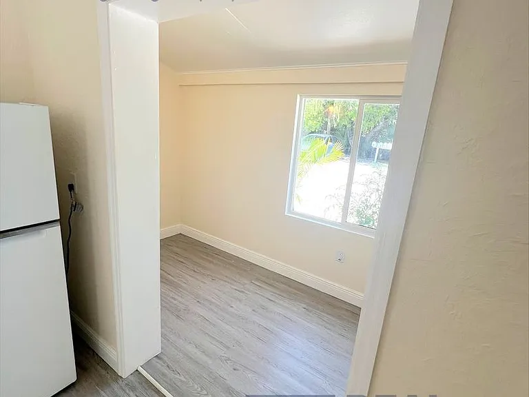 1615 Stickney Point Rd #1 — Photo 11