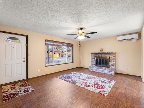 2nd image of 3803 NE 124th Ave