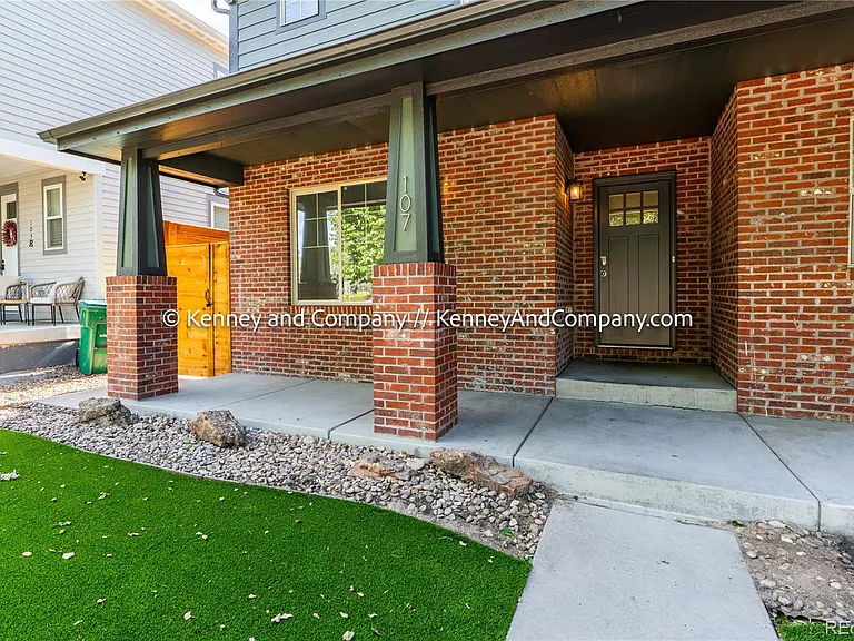 109 Cantril St — Photo 2