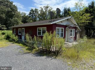 8 Tremont Rd, Tremont, PA 17981