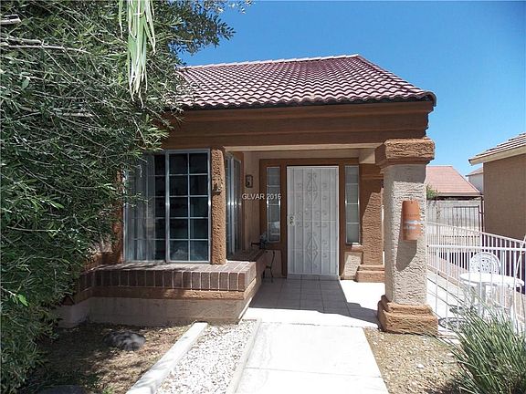 3rd image of 1524 Champagne Cir